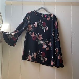 Flowy armed floral blouse
